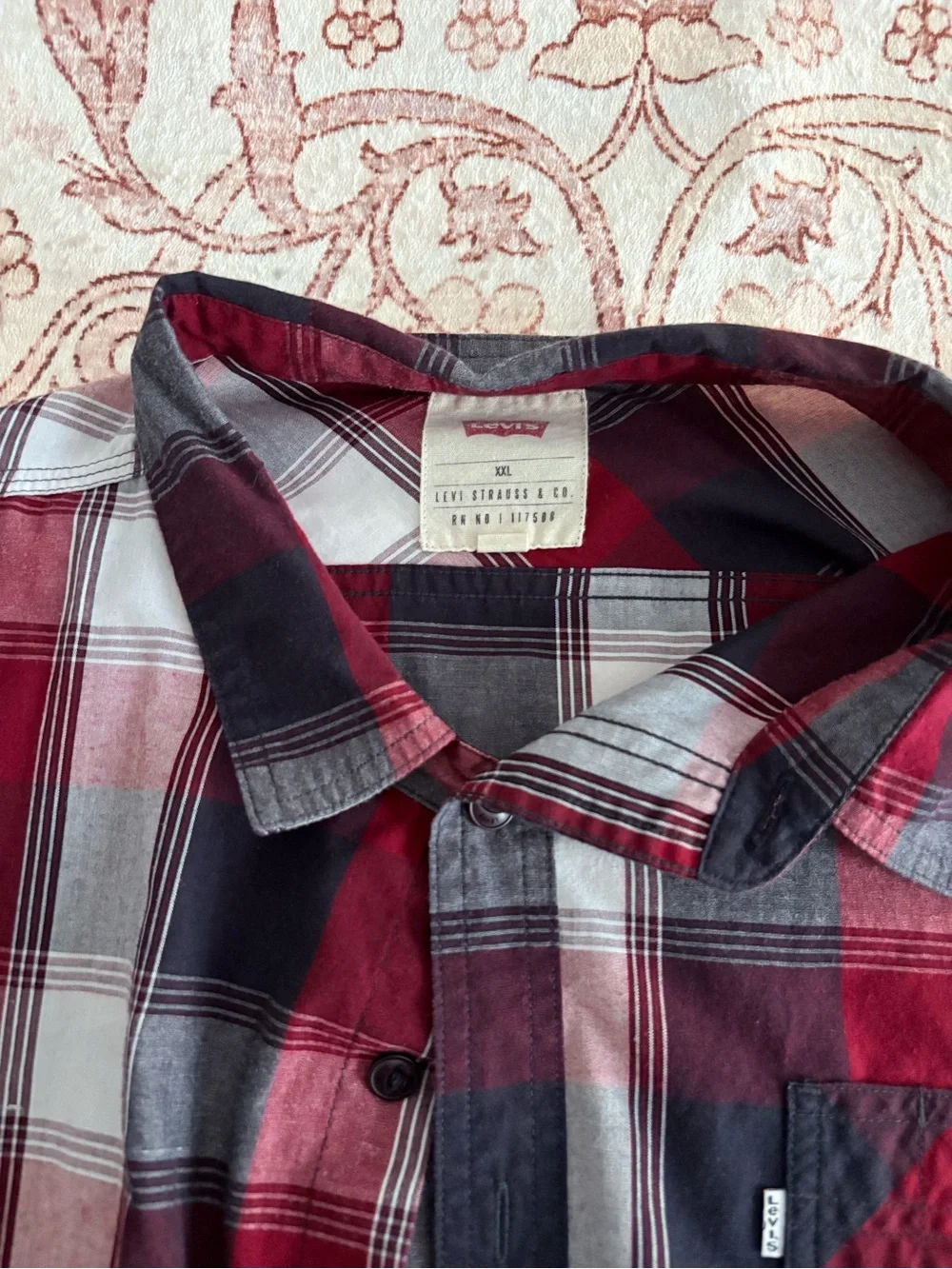 Levi's Red Black White Plaid Short-Sleeve Button-Down Shirt